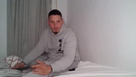 Snapshot of danielmilan chatting on February 3, 5:29 am THE BIG BOSS online show from February 3, 5:29 am