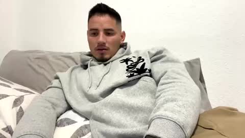 Snapshot of danielmilan chatting on January 10, 10:06 am THE BIG BOSS online show from January 10, 10:06 am