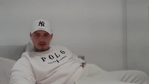 Snapshot of danielmilan chatting on March 10, 9:12 am THE BIG BOSS online show from March 10, 9:12 am