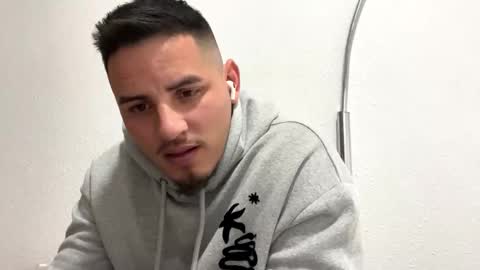 Snapshot of danielmilan chatting on February 1, 12:58 pm THE BIG BOSS online show from February 1, 12:58 pm