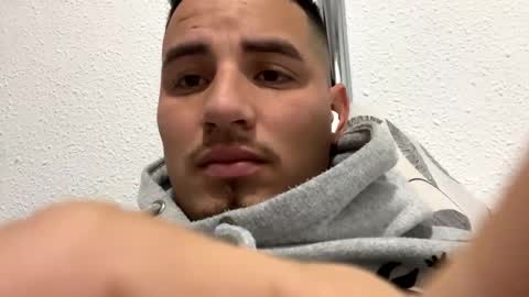 Snapshot of danielmilan chatting on February 1, 9:00 am THE BIG BOSS online show from February 1, 9:00 am