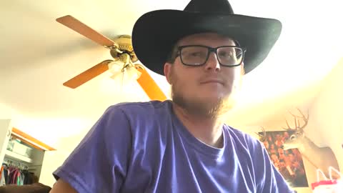 Daniel    y. online show from October 31, 8:09 pm