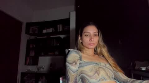 Snapshot of danikrosse chatting on September 16, 5:54 am Danik online show from September 16, 5:54 am