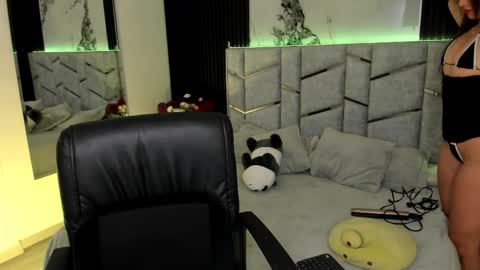 Dani Phonenix online show from September 15, 7:37 pm