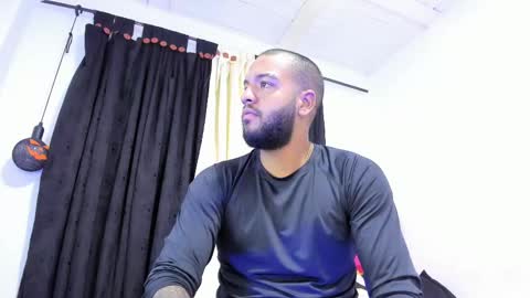Snapshot of dann_27 chatting on February 27, 4:24 am Dann online show from February 27, 4:24 am