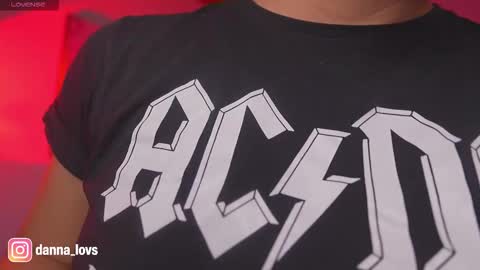 Danna Lovs online show from November 12, 7:05 pm