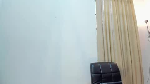 DannaHadid online show from February 26, 7:10 pm