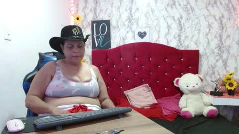 dannalanegra2 online show from November 17, 6:32 pm