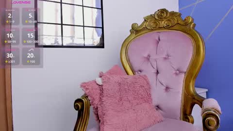 Danna online show from October 4, 7:00 pm