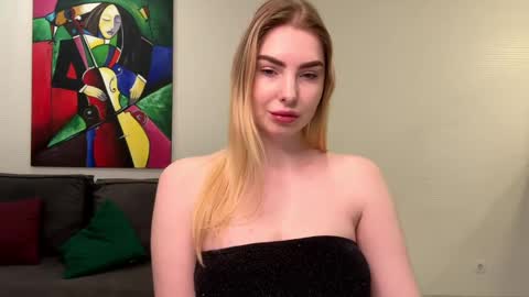 dannamissss online show from December 17, 9:05 pm