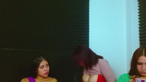 Snapshot of dannamomcerrat chatting on January 17, 6:36 am dannamomcerrat online show from January 17, 6:36 am