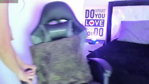 dannasimons online show from September 10, 3:40 am