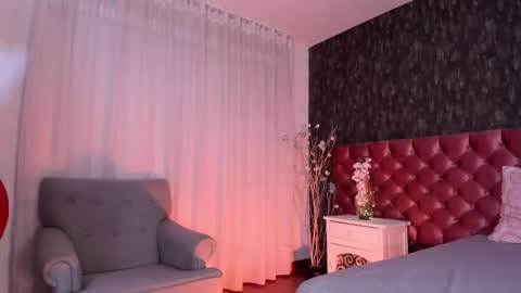 Danna online show from November 29, 7:10 pm