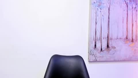 danniakross online show from November 18, 8:01 pm