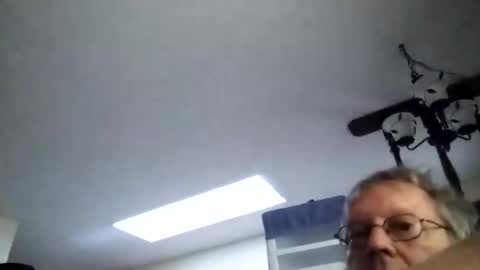 dannowisc online show from May 26, 11:27 am