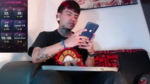Snapshot of dannteftm chatting on January 29, 8:35 pm DANNTE online show from January 29, 8:35 pm