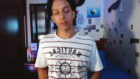 phantom555 online show from April 13, 7:07 pm