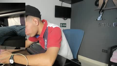 danny_and_lara online show from October 3, 6:49 pm