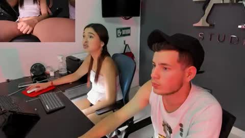 danny_and_lara online show from September 22, 7:40 pm