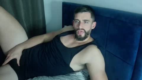 Snapshot of dannyk1990 chatting on December 18, 4:28 pm Naughtystr8D online show from December 18, 4:28 pm