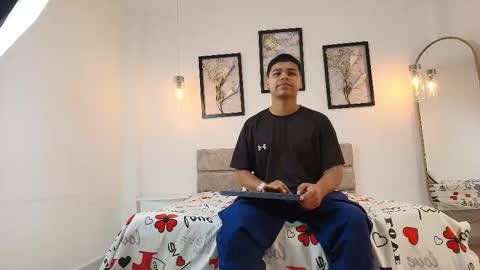 Snapshot of dannysamm chatting on October 7, 11:50 am dannysamm online show from October 7, 11:50 am
