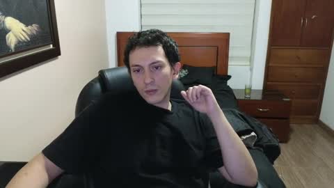 Snapshot of danruiz33 chatting on February 14, 2:39 am Dan online show from February 14, 2:39 am