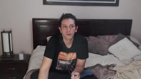 Snapshot of danruiz33 chatting on February 1, 12:07 am Dan online show from February 1, 12:07 am