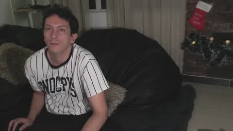 Snapshot of danruiz33 chatting on December 28, 2:01 am Dan online show from December 28, 2:01 am