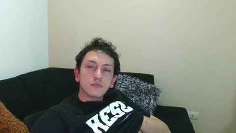 Snapshot of danruiz33 chatting on February 9, 12:28 am Dan online show from February 9, 12:28 am
