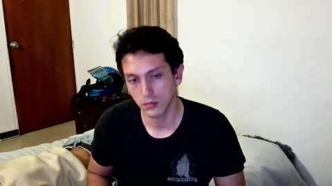 Snapshot of danruiz33 chatting on January 20, 12:36 am Dan online show from January 20, 12:36 am
