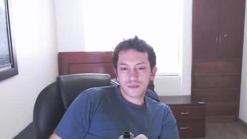 Snapshot of danruiz33 chatting on February 6, 9:38 pm Dan online show from February 6, 9:38 pm