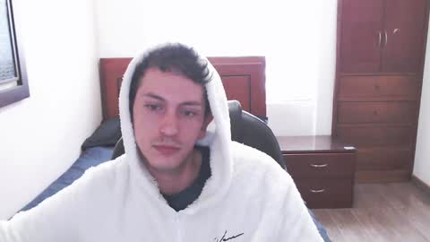 Snapshot of danruiz33 chatting on February 6, 3:31 pm Dan online show from February 6, 3:31 pm