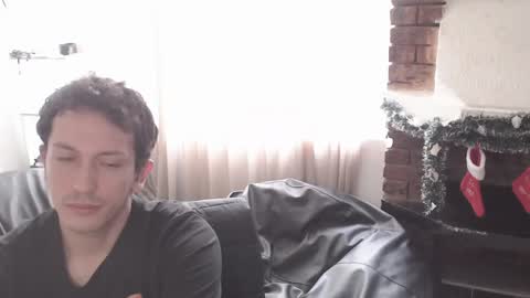 Snapshot of danruiz33 chatting on December 19, 3:52 pm Dan online show from December 19, 3:52 pm