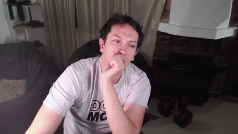 Snapshot of danruiz33 chatting on January 26, 3:59 am Dan online show from January 26, 3:59 am