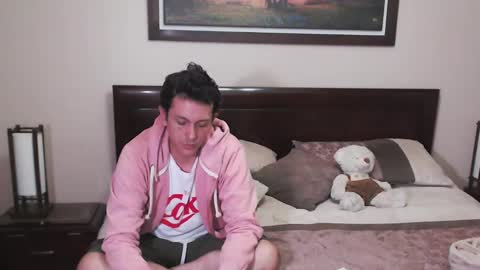 Snapshot of danruiz33 chatting on February 4, 11:38 pm Dan online show from February 4, 11:38 pm
