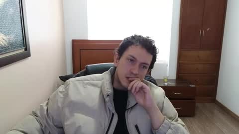 Snapshot of danruiz33 chatting on February 14, 1:40 pm Dan online show from February 14, 1:40 pm