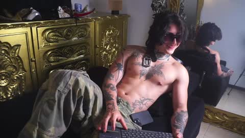 Snapshot of dantecoppolaa chatting on February 4, 10:55 pm Dante coppola online show from February 4, 10:55 pm