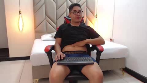 danteprescott online show from November 14, 4:03 am