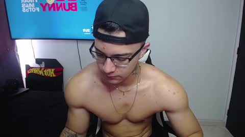 Snapshot of danteread chatting on February 7, 4:24 pm danteread online show from February 7, 4:24 pm