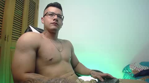 Snapshot of danteread chatting on February 28, 10:17 pm danteread online show from February 28, 10:17 pm
