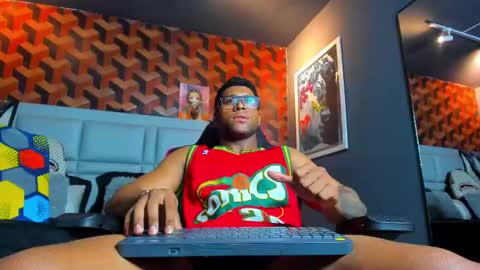Snapshot of dany_dryy chatting on February 24, 10:47 pm Dany online show from February 24, 10:47 pm