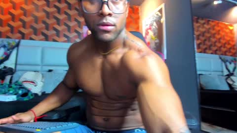 Snapshot of dany_dryy chatting on January 23, 2:33 am Dany online show from January 23, 2:33 am