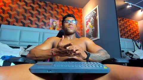 Snapshot of dany_dryy chatting on February 5, 10:19 am Dany online show from February 5, 10:19 am
