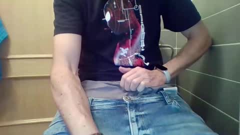 Snapshot of danydotado chatting on February 13, 6:37 pm danydotado online show from February 13, 6:37 pm
