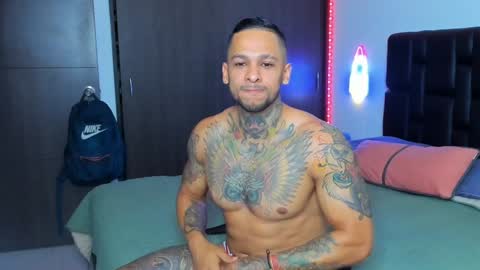 Snapshot of danyfitguy_ chatting on January 14, 11:58 pm danyfitguy_ online show from January 14, 11:58 pm