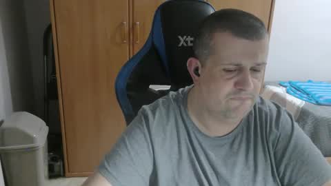 danysanchez1981 online show from March 1, 9:30 pm