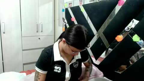 daphne877046 online show from July 1, 8:50 pm
