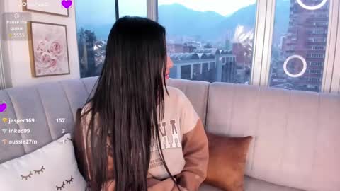 Snapshot of daphne_chers chatting on February 14, 9:53 pm daphne_chers online show from February 14, 9:53 pm