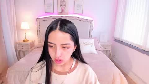 Snapshot of daphne_chers chatting on February 16, 2:32 pm daphne_chers online show from February 16, 2:32 pm