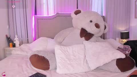 daphne_chers online show from March 18, 9:42 pm